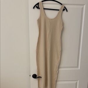 Elegant Aerie fitted cream  Sleeveless Dress